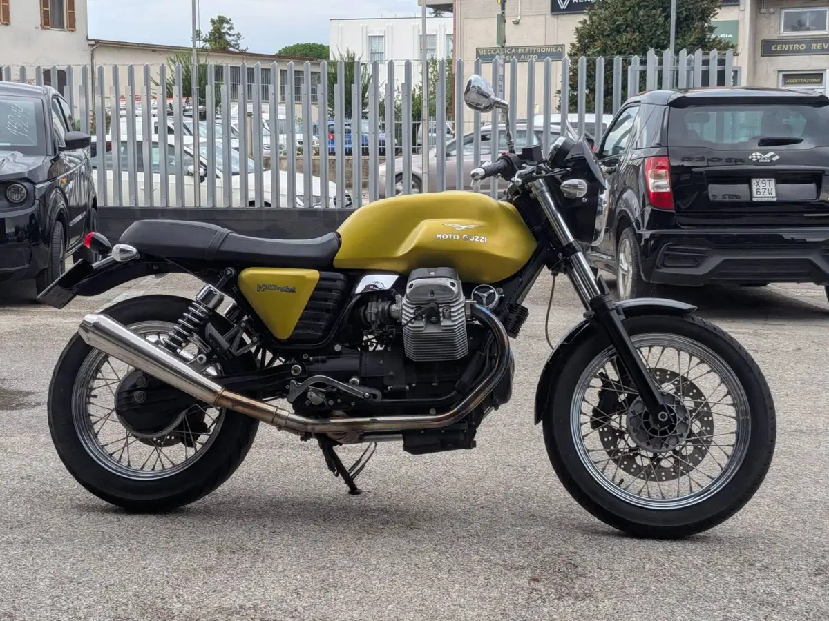 Moto Guzzi V7 Cafè Classic (2009 - 12) (2)