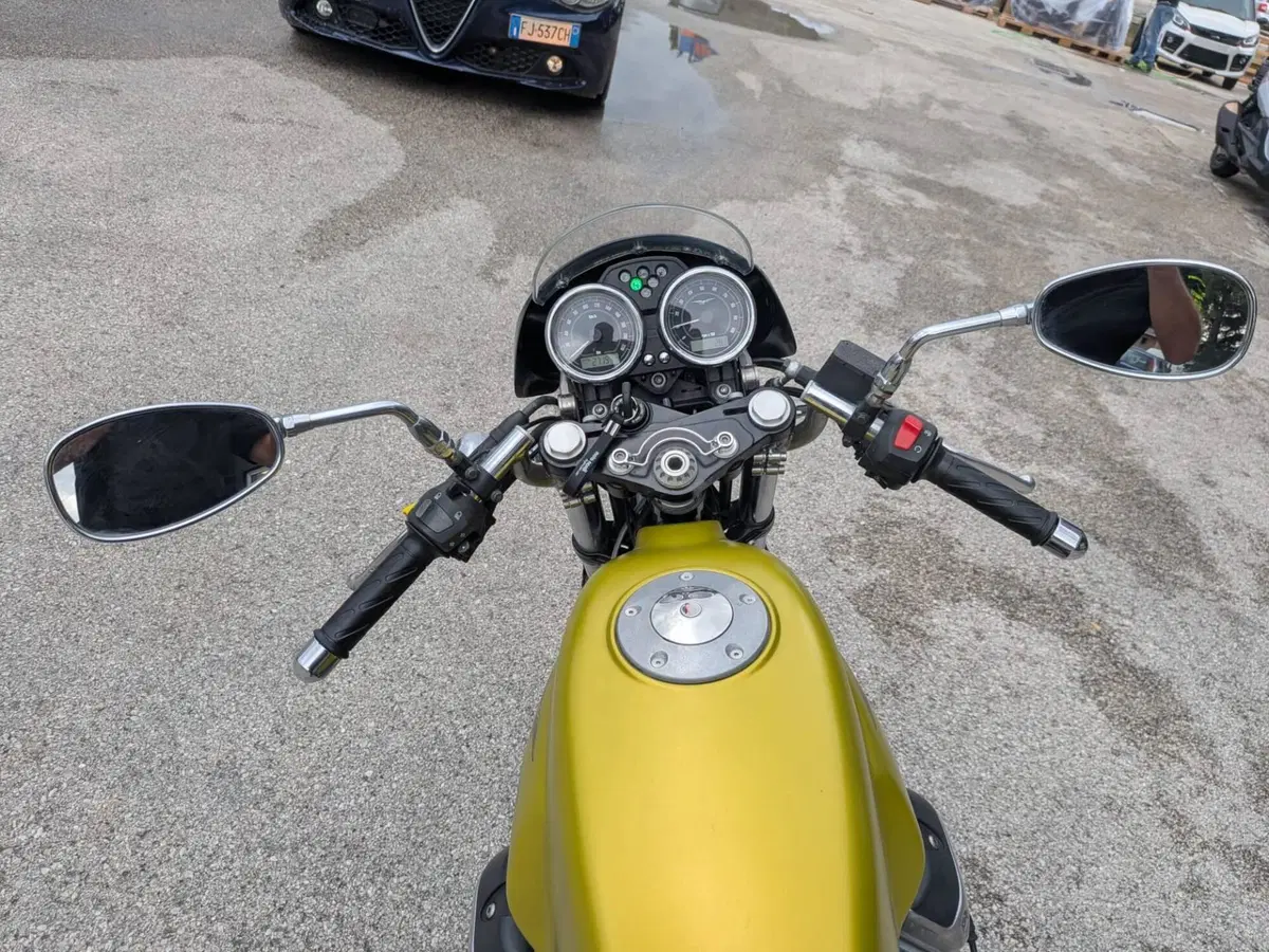 Moto Guzzi V7 Cafè Classic (2009 - 12) (3)