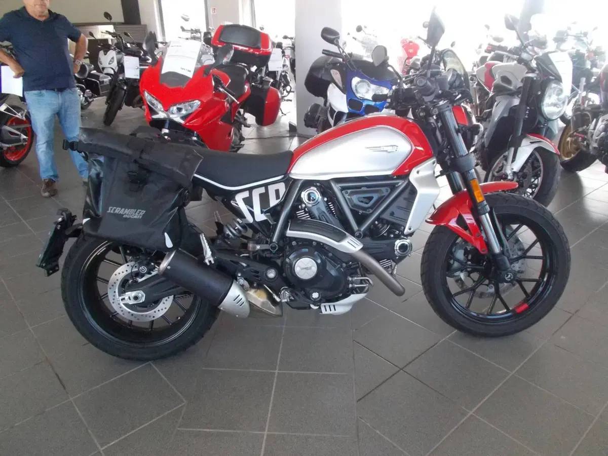Ducati Scrambler 800 Icon (2025 - 26) (2)
