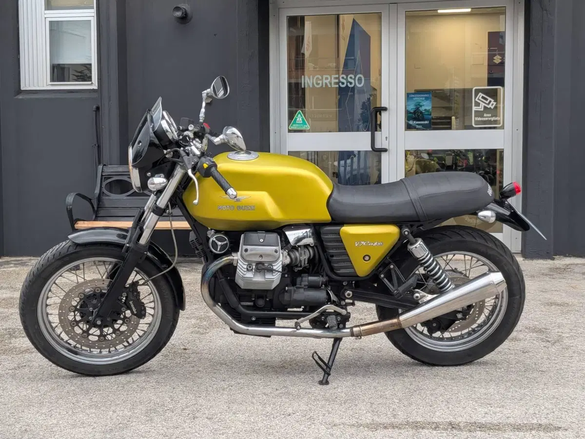 Moto Guzzi V7 Cafè Classic (2009 - 12) (7)