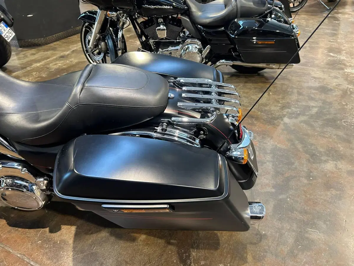 Harley-Davidson 1690 Street Glide Special (2014 - 16) - FLHX (3)