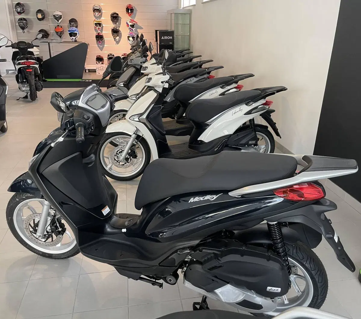 Piaggio Medley 200 (2025 - 26) (4)