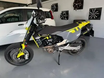 Husqvarna 701 Supermoto (2023 - 25) usata