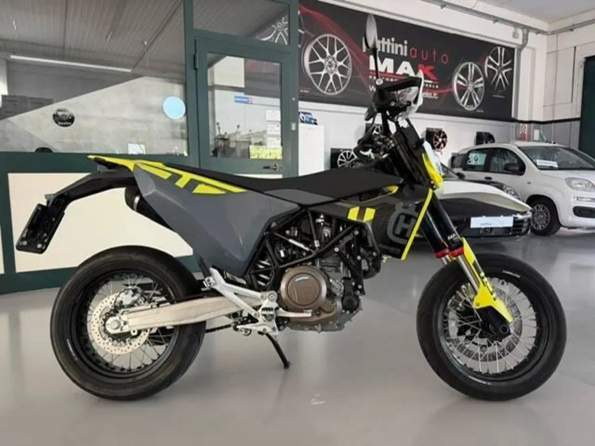 Husqvarna 701 Supermoto (2023 - 25) (2)