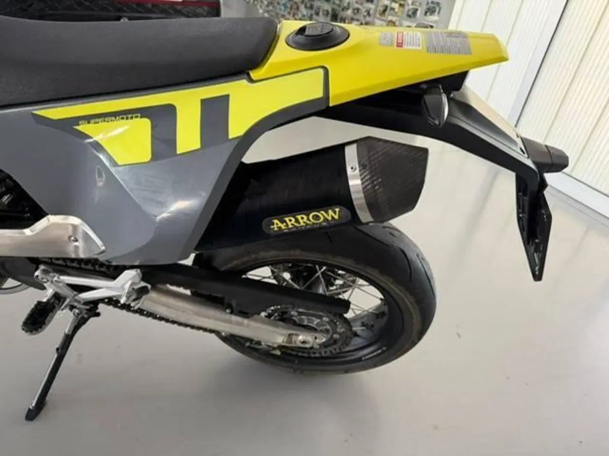 Husqvarna 701 Supermoto (2023 - 25) (3)