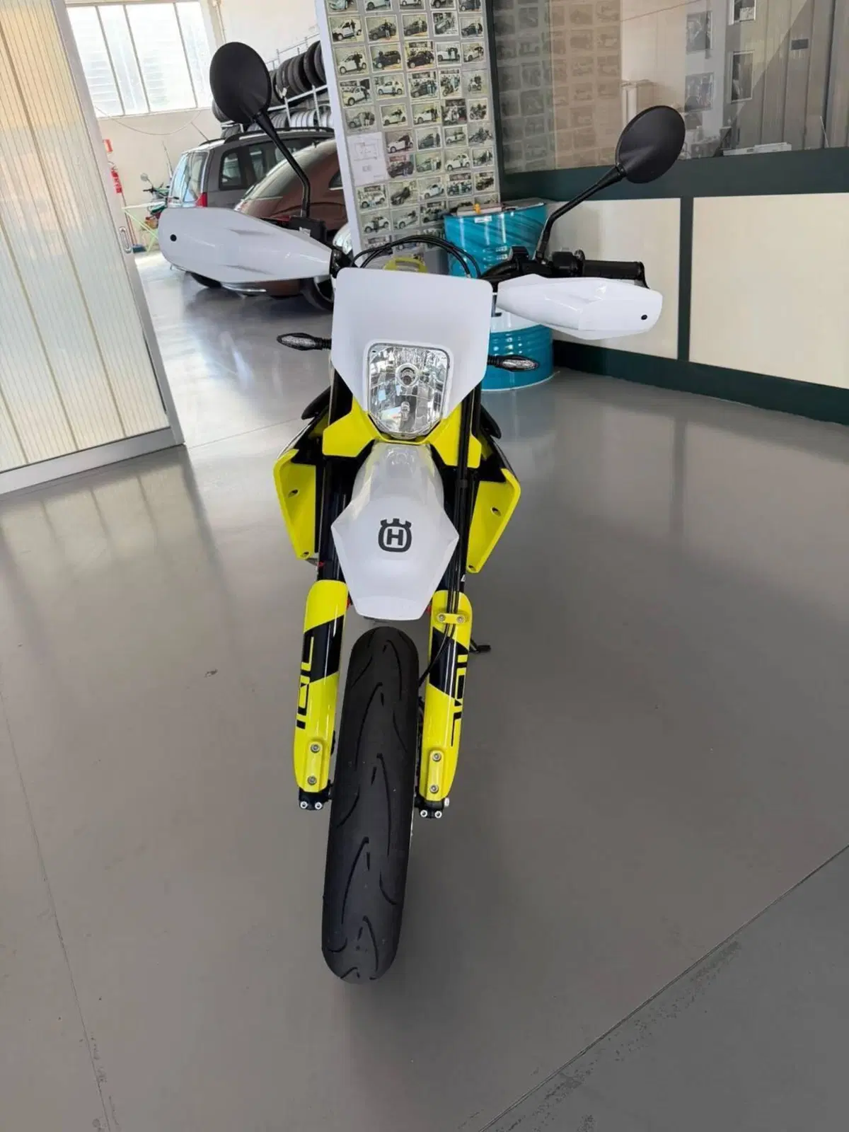 Husqvarna 701 Supermoto (2023 - 25) (6)
