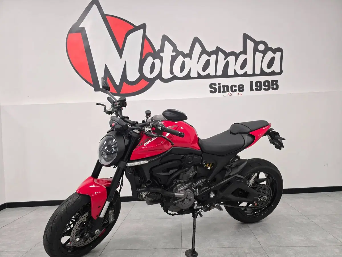 Ducati Monster 937 (2021 - 25) (2)
