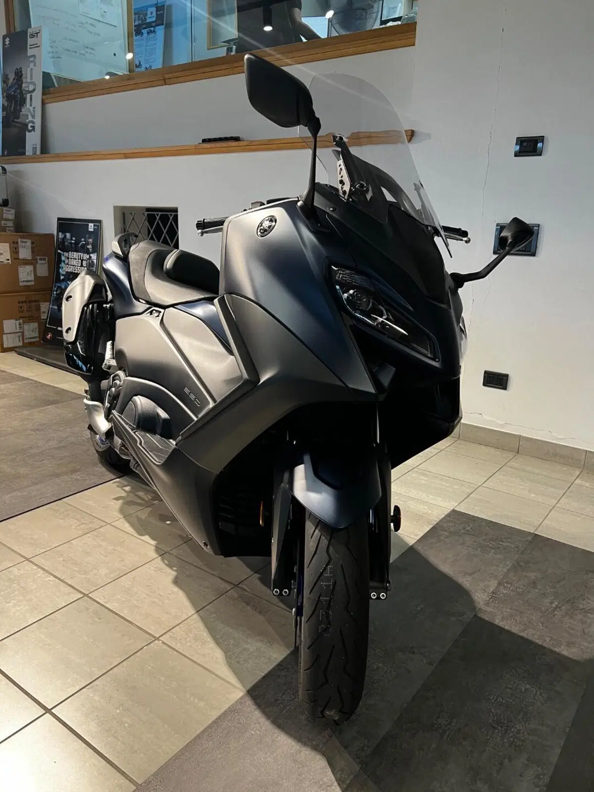 Yamaha T-Max 560 (2022 - 24) (2)