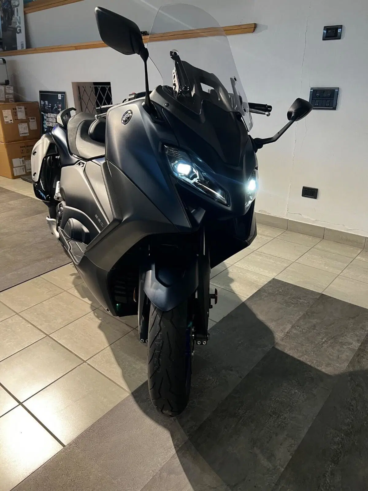 Yamaha T-Max 560 (2022 - 24) (3)