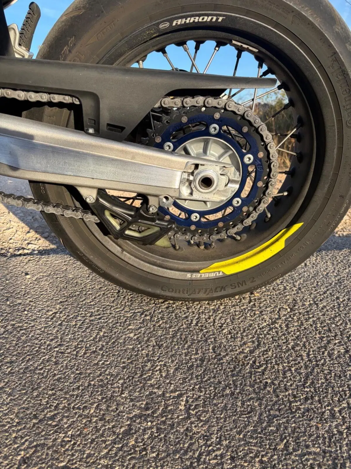 Husqvarna 701 Supermoto (2017 - 19) (5)