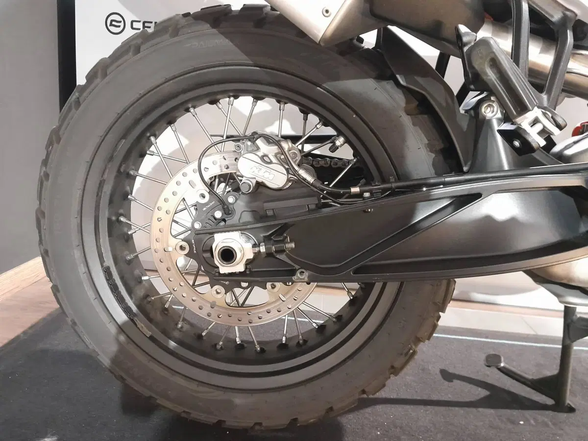 KTM 890 Adventure R (2021 - 22) (7)