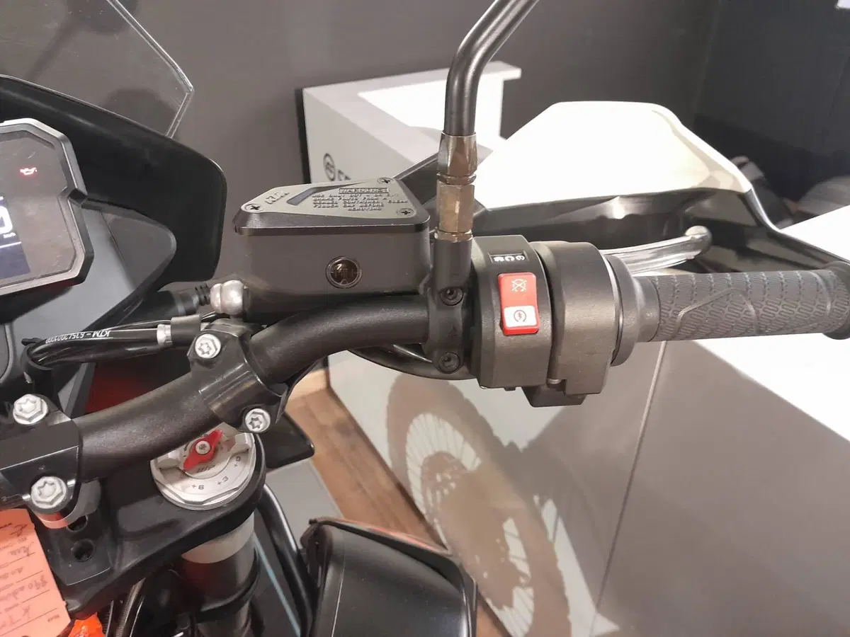 KTM 890 Adventure R (2021 - 22) (12)