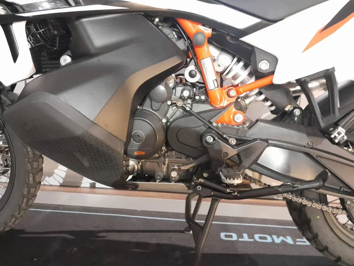 KTM 890 Adventure R (2021 - 22) (15)