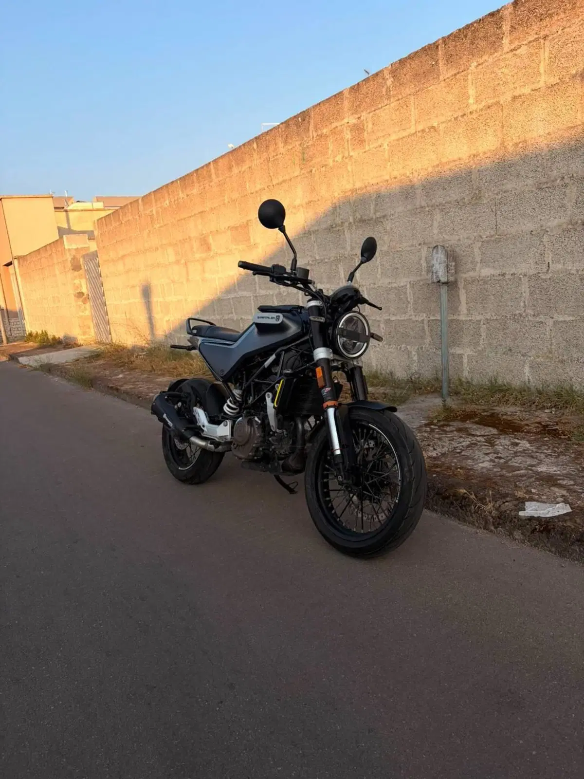 Husqvarna Svartpilen 125 (2021 - 23) (2)