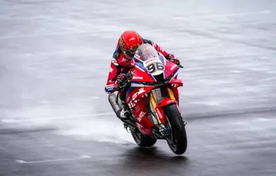 SBK. La pioggia interrompe i test di Cremona