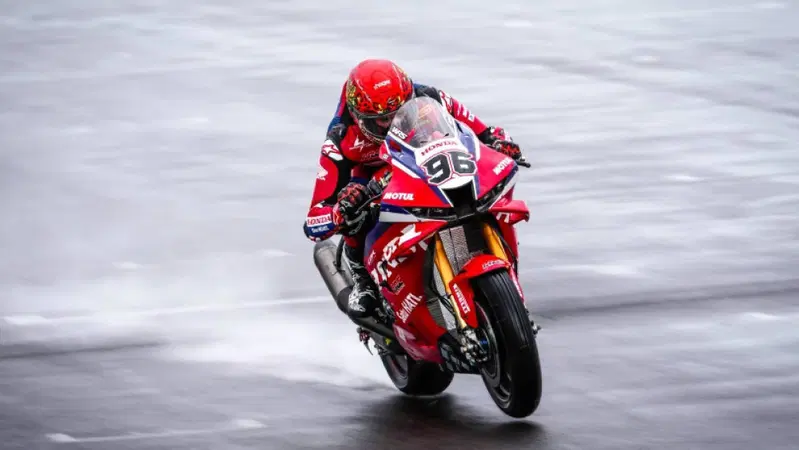 SBK. La pioggia interrompe i test di Cremona