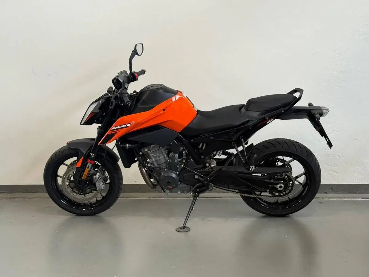 KTM 790 Duke L (2025 - 26)
