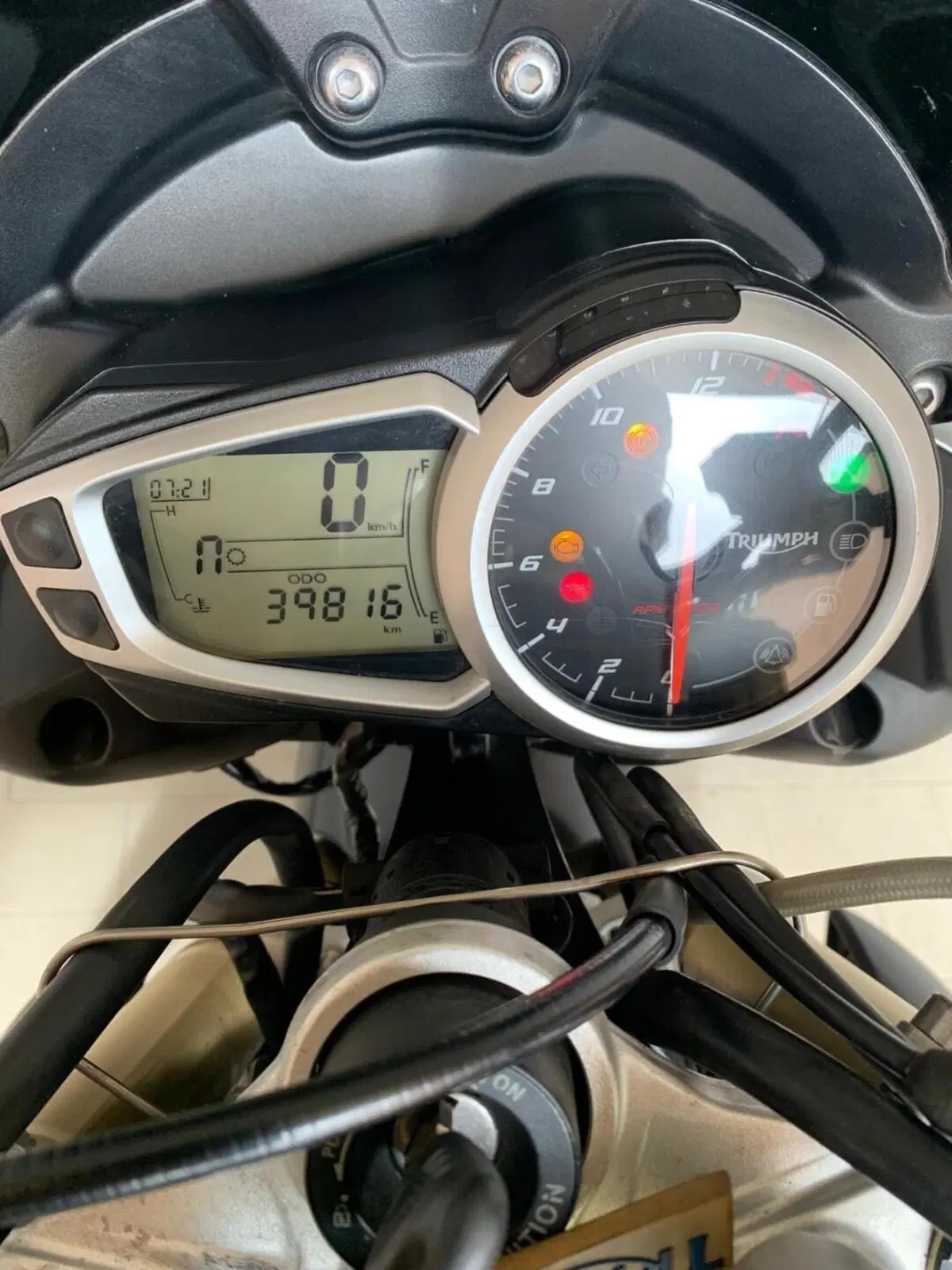 Triumph Street Triple ABS (2013 - 17) (6)