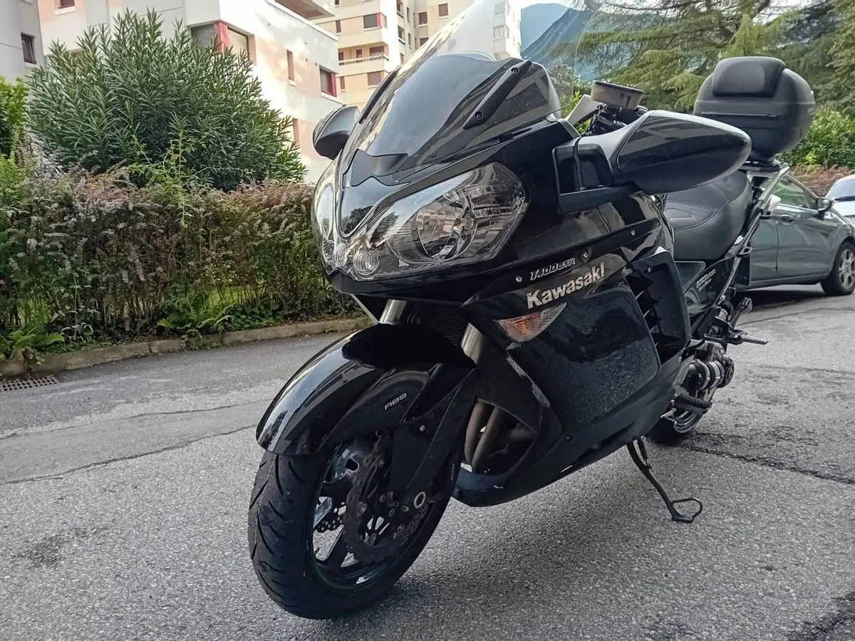 Kawasaki GTR 1400 (2007 - 09) (3)