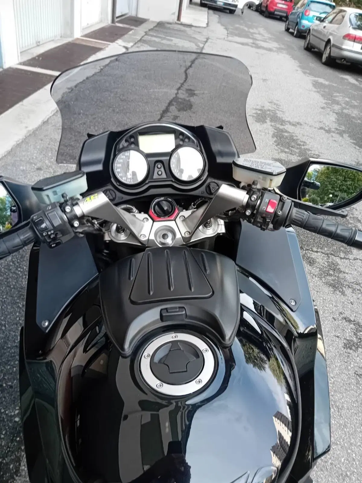 Kawasaki GTR 1400 (2007 - 09) (8)