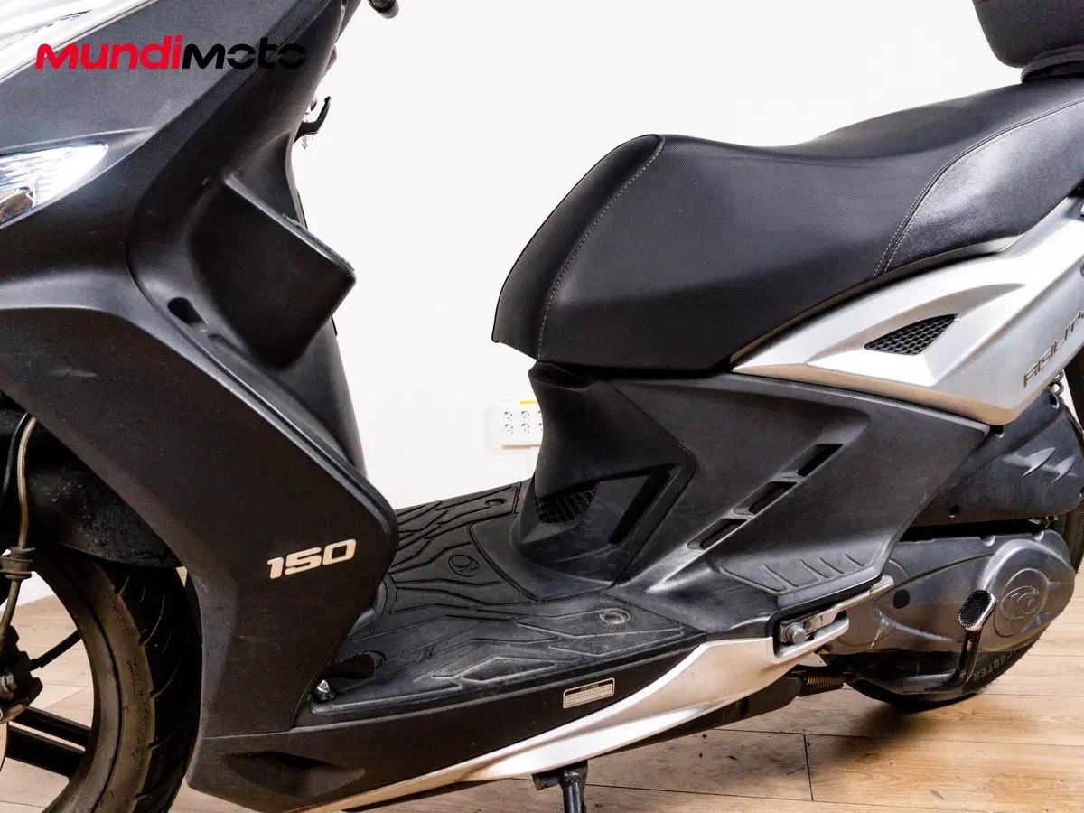 Kymco Agility 150 R16 (9)