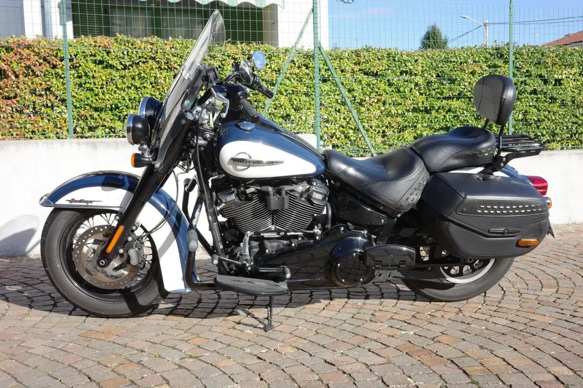 Harley-Davidson Heritage Classic (2021 - 24) (2)