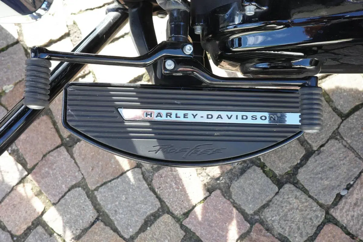 Harley-Davidson Heritage Classic (2021 - 24) (8)