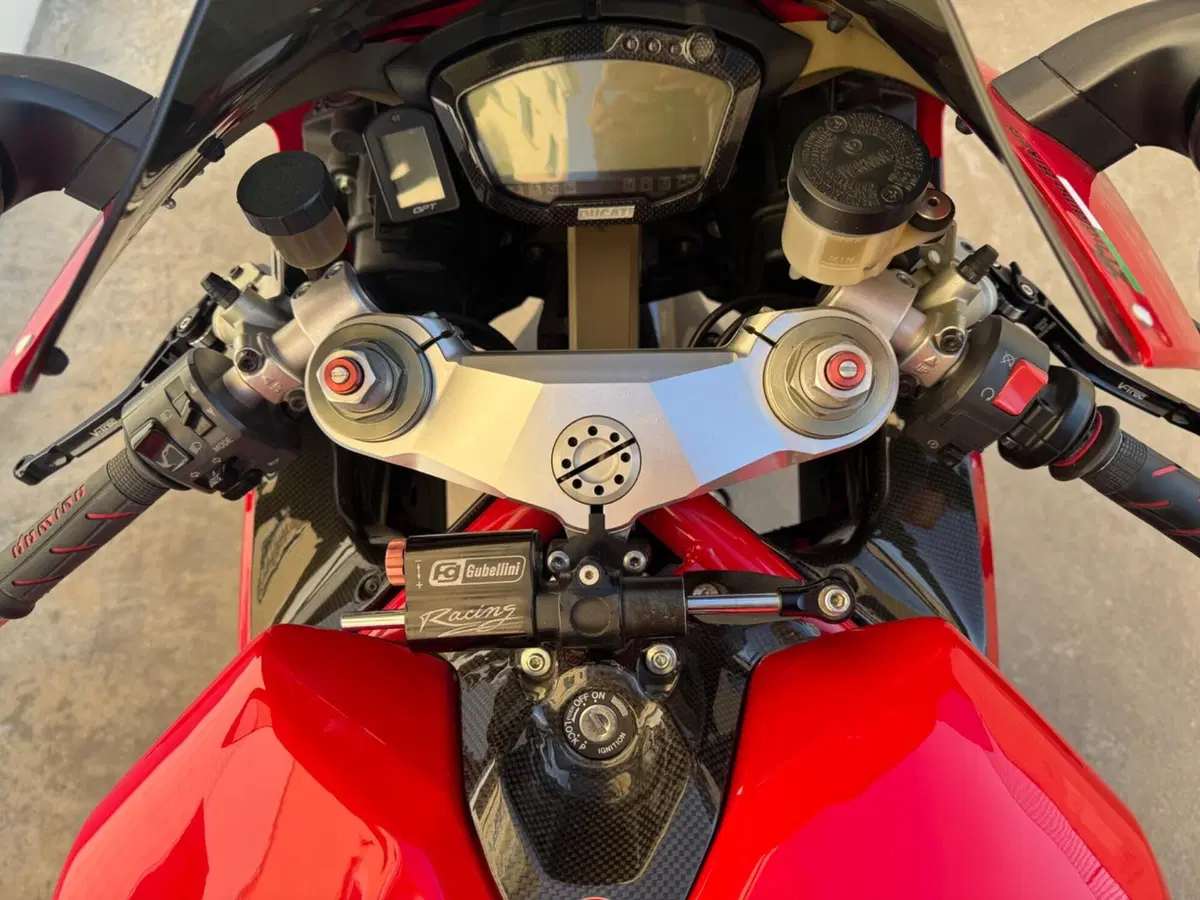 Ducati 848 (2007 - 13) (7)