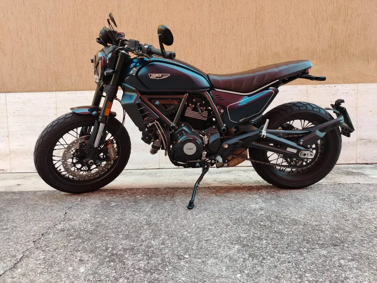 Ducati Scrambler 800 Nightshift (2023 - 24)