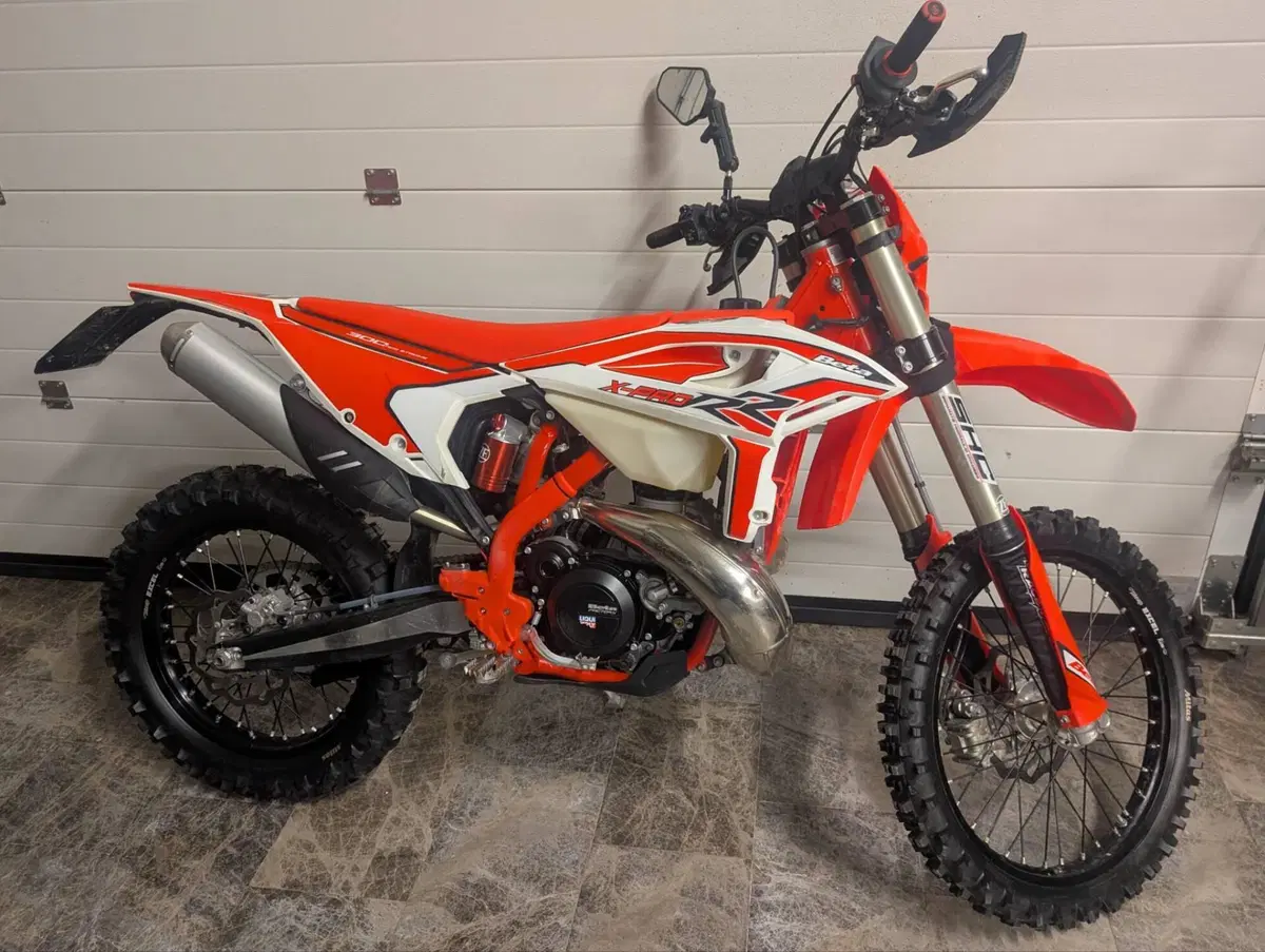 Betamotor RR X-PRO 300 2T Enduro (2025) (2)