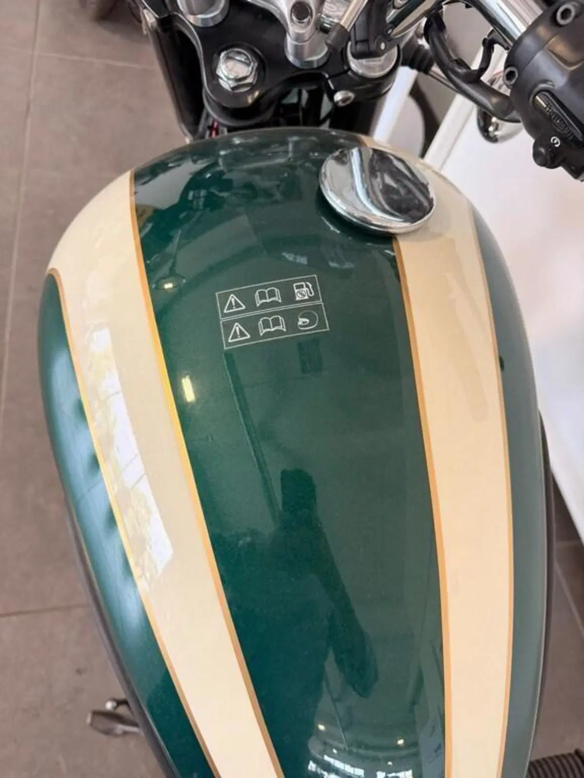 Triumph Bonneville T100 (2008 - 16) (3)