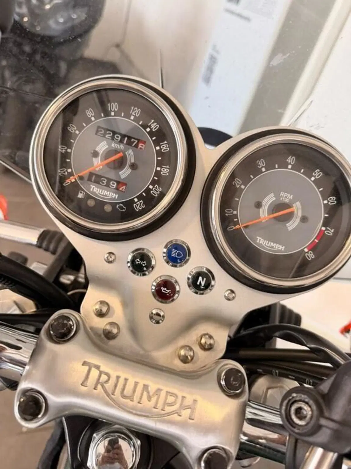 Triumph Bonneville T100 (2008 - 16) (7)