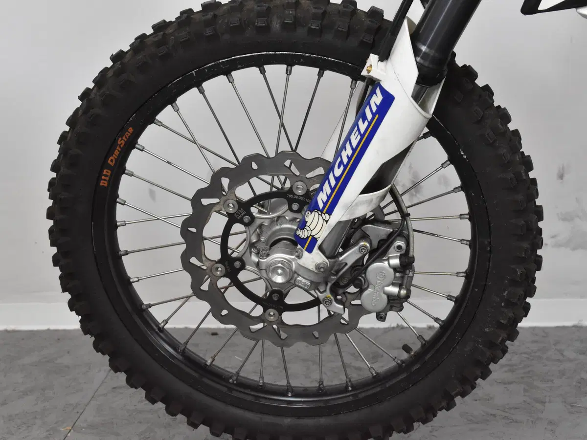 KTM 690 Enduro R (2009 - 11) (12)