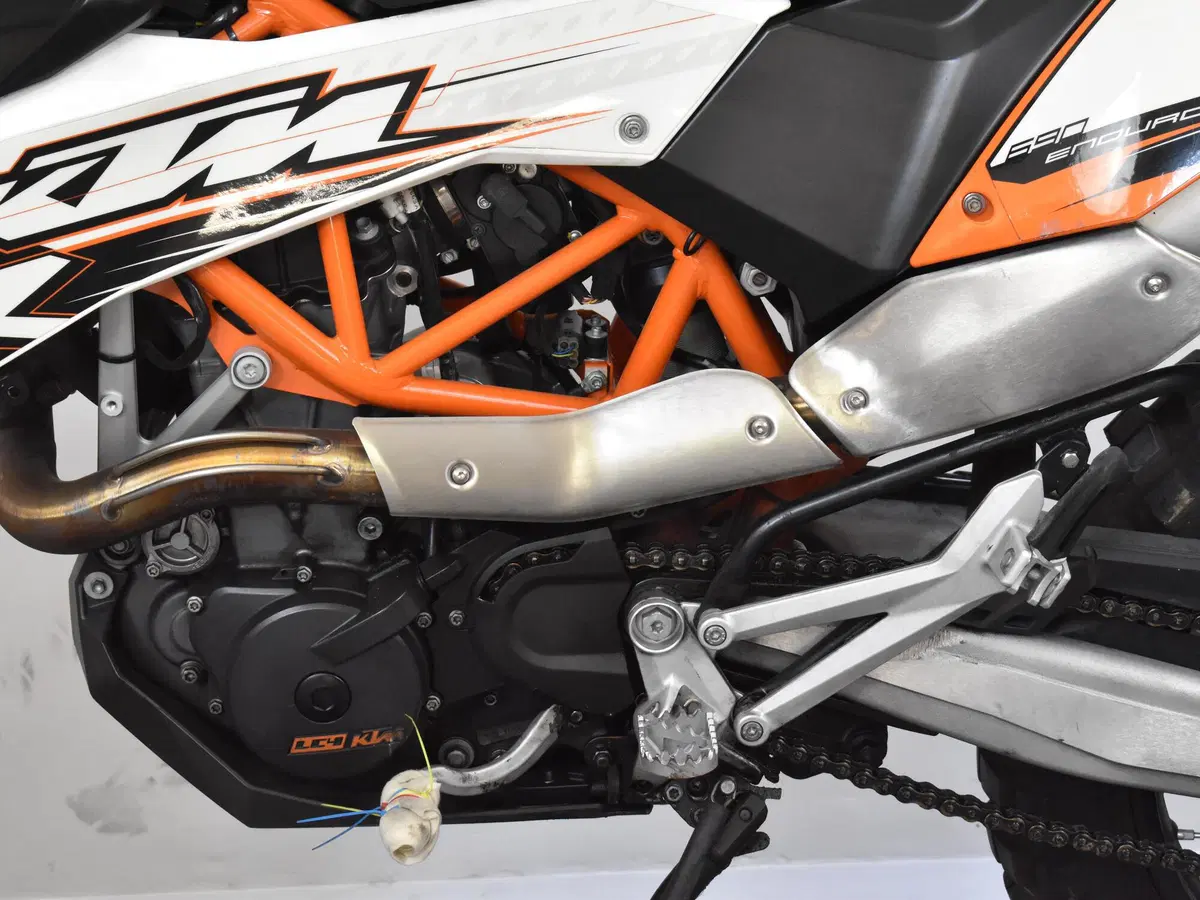 KTM 690 Enduro R (2009 - 11) (14)