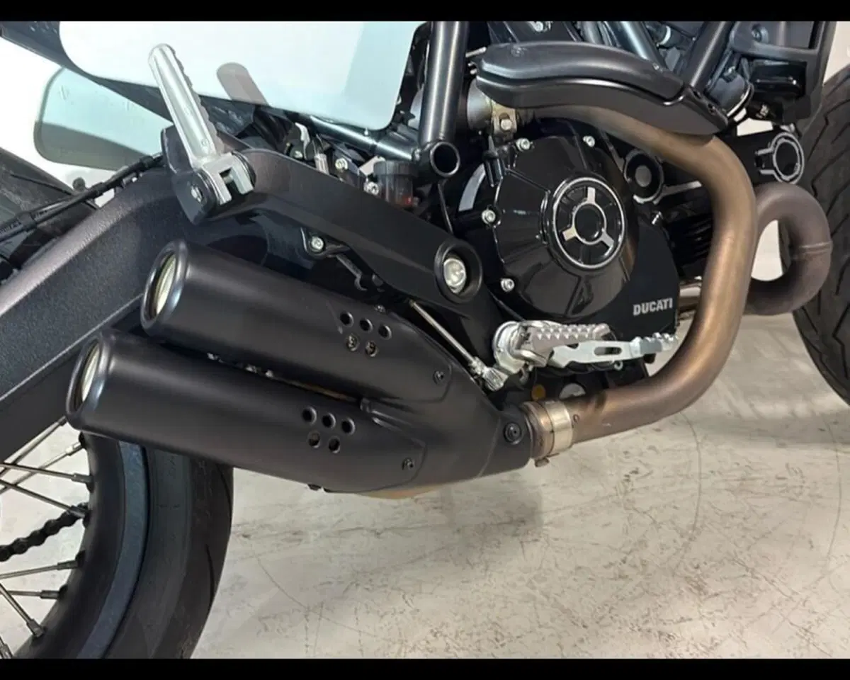 Ducati Scrambler 800 Urban Motard (2022) (15)