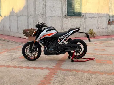 KTM 390 Duke (2021 - 23) usata