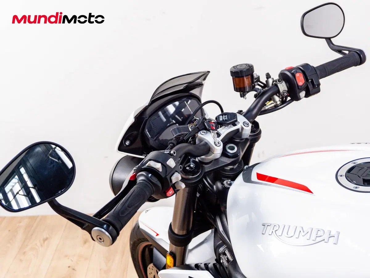 Triumph Street Triple 765 RS (2023 - 26) (11)