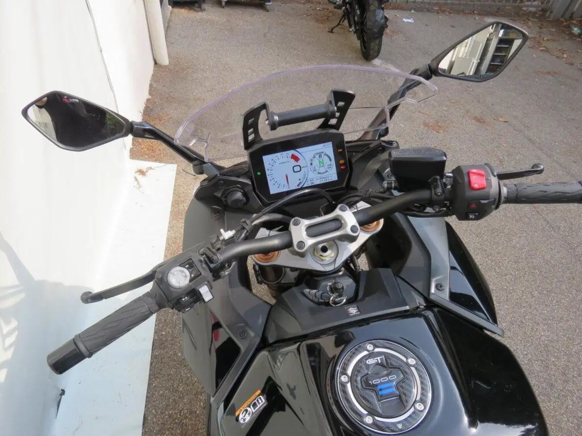 Suzuki GSX-S1000 (2021 - 25) (14)