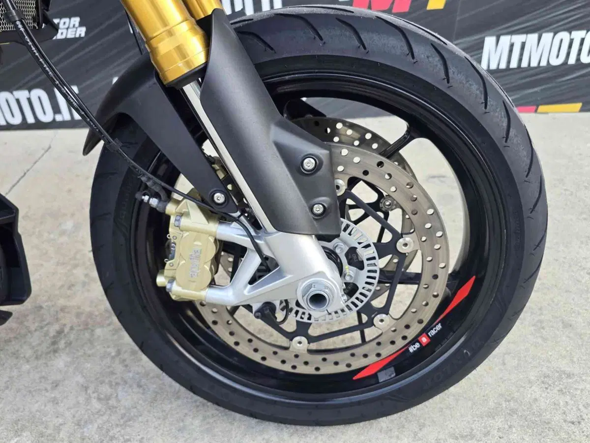Aprilia Dorsoduro 900 (2017 - 20) (7)