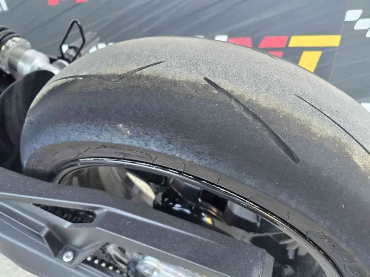Aprilia Dorsoduro 900 (2017 - 20) (14)