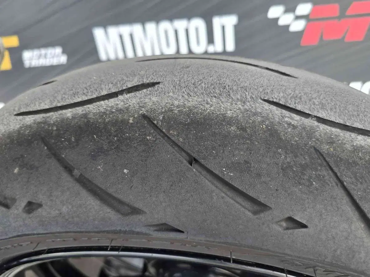 Aprilia Dorsoduro 900 (2017 - 20) (10)