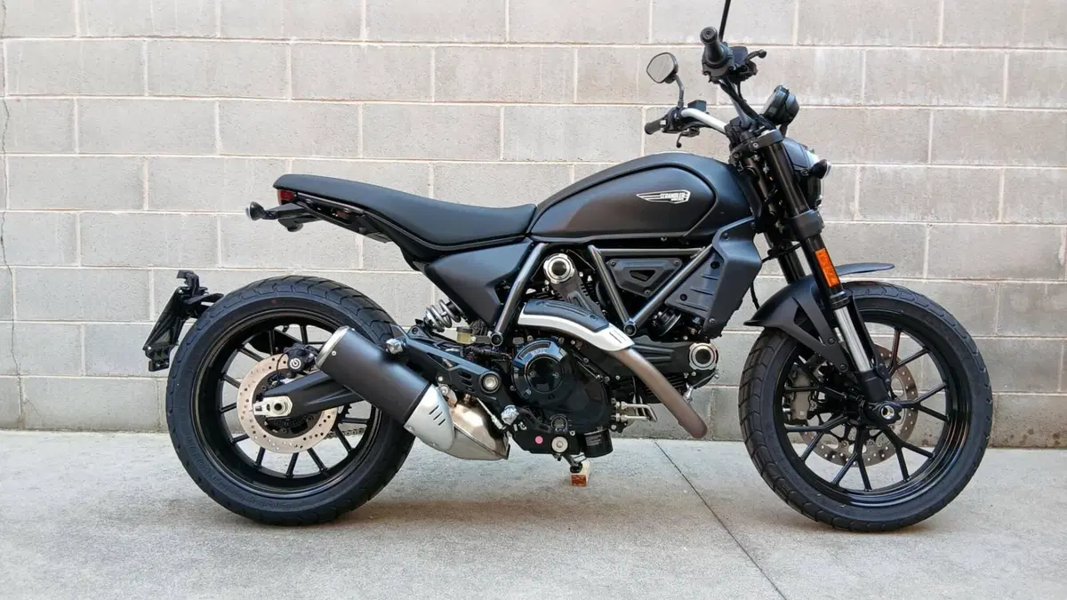 Ducati Scrambler 800 Icon Dark (2025 - 26)