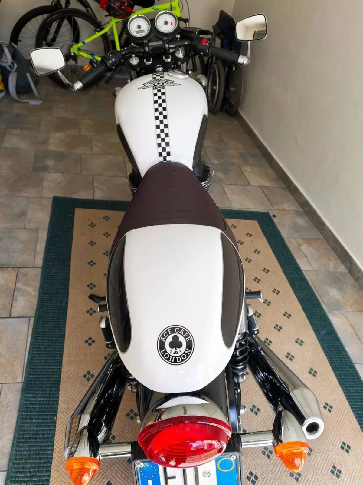Triumph Thruxton 900 ACE (2014 - 15) (3)