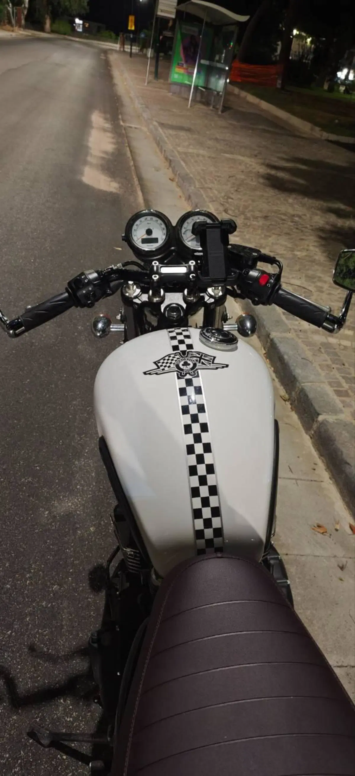 Triumph Thruxton 900 ACE (2014 - 15) (13)