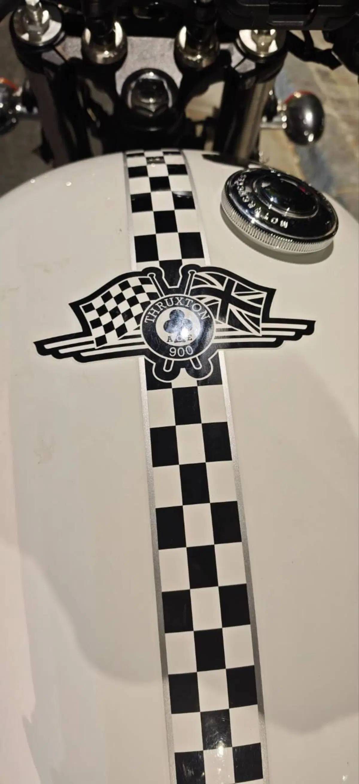 Triumph Thruxton 900 ACE (2014 - 15) (14)