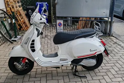 Vespa GTS 300 Hpe (2021 - 22) usata