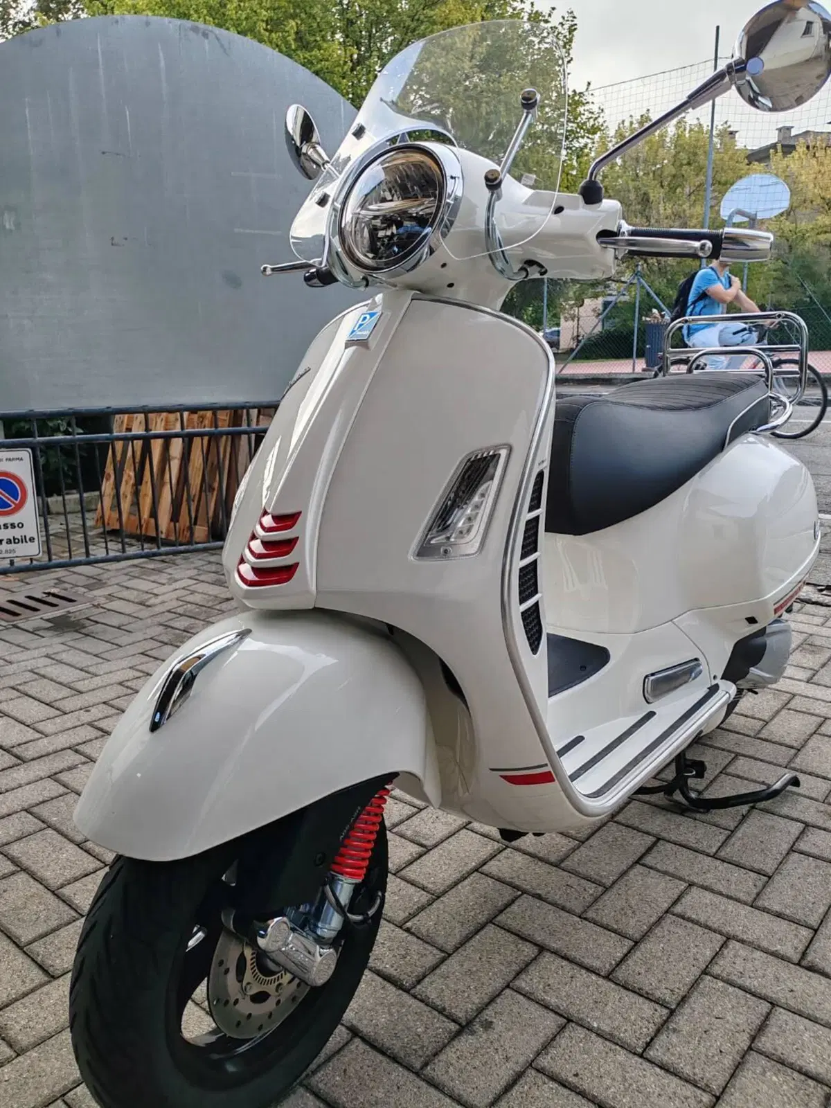 Vespa GTS 300 Hpe (2021 - 22) (3)