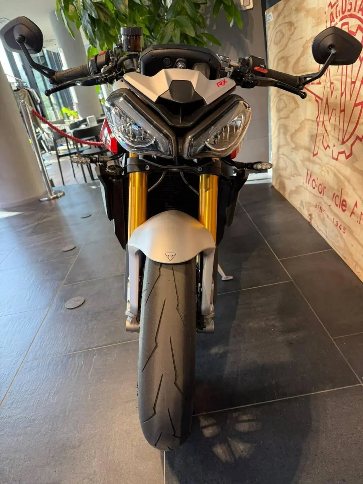 Triumph Street Triple 765 RX (2026) (4)