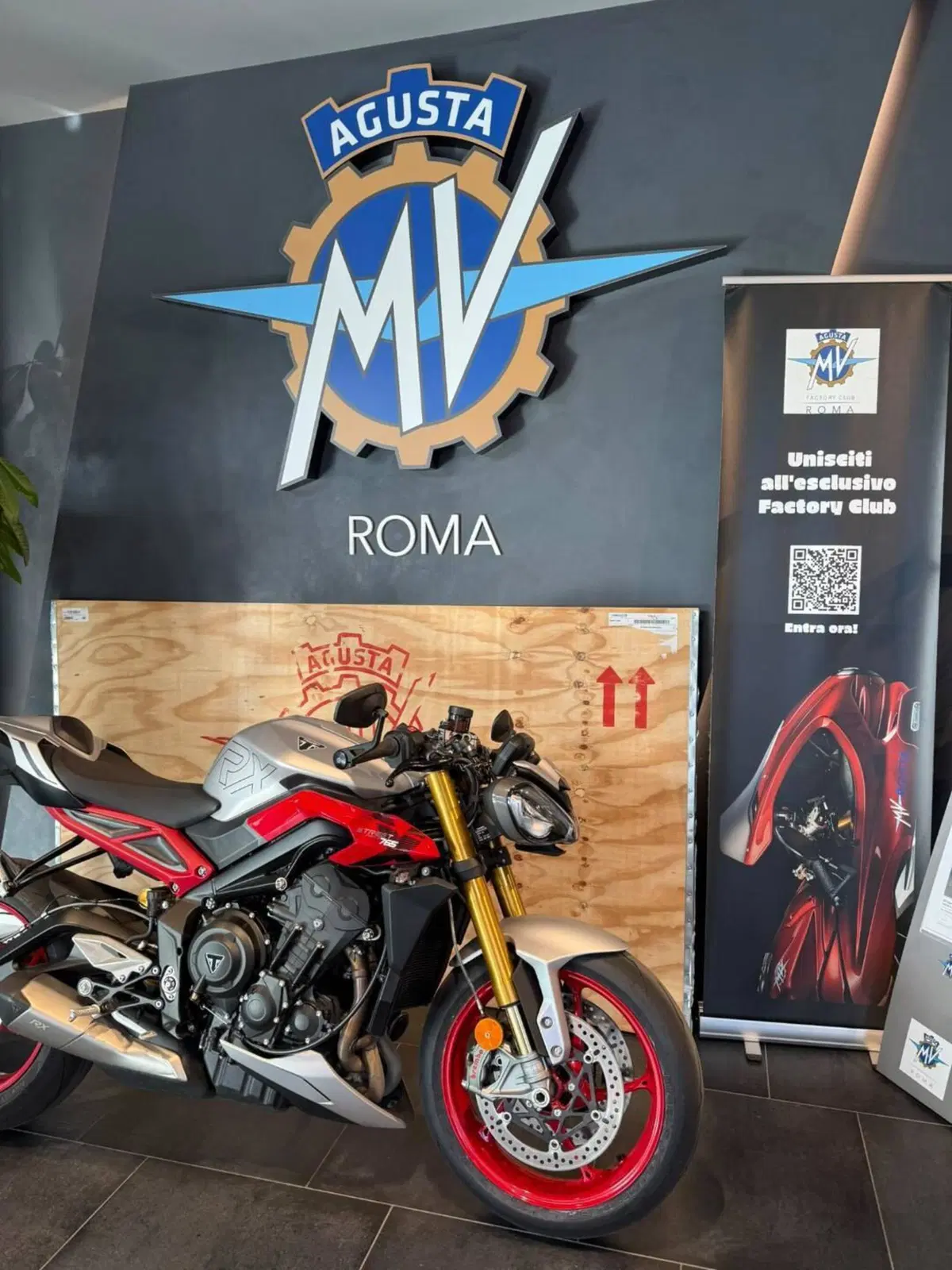 Triumph Street Triple 765 RX (2026) (2)