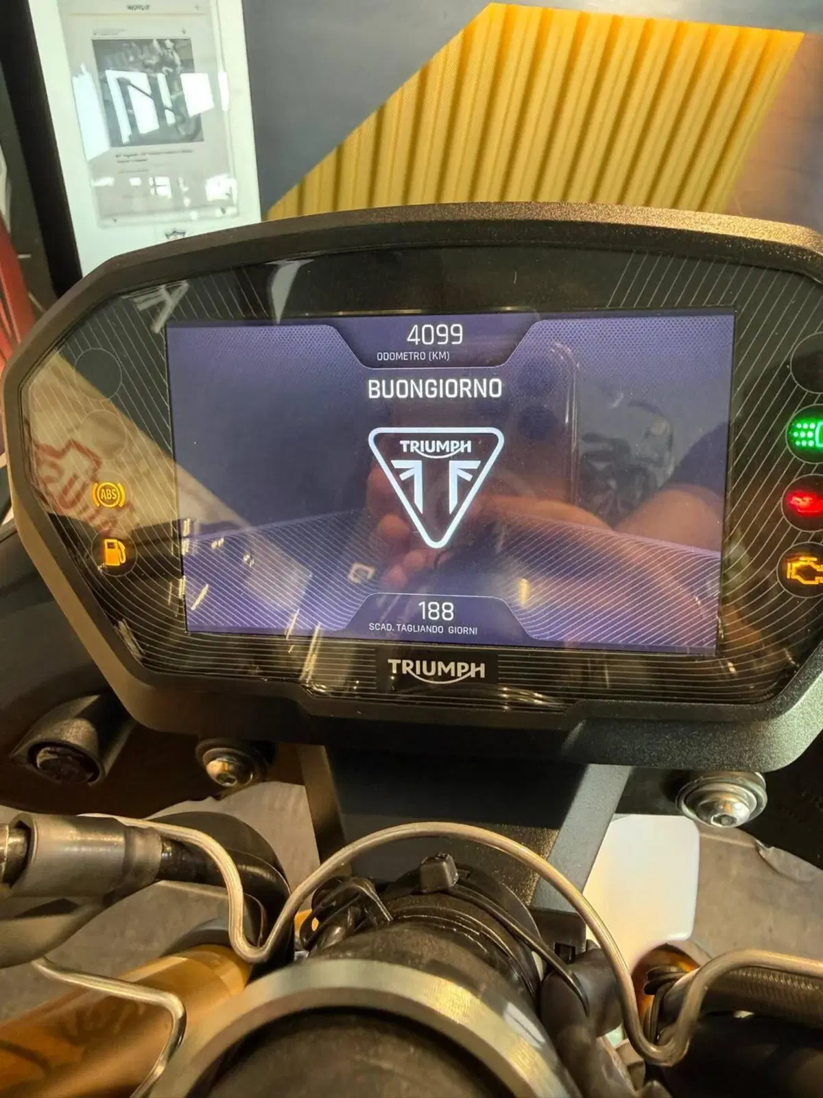 Triumph Street Triple 765 RX (2026) (5)